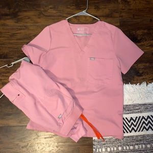 Figs Chalk Pink Jogger Scrub Set